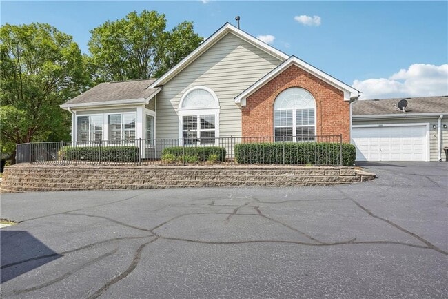 Building Photo - 3050 Orchard Ridge Cir