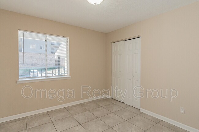 Building Photo - 1600 14th Ave E