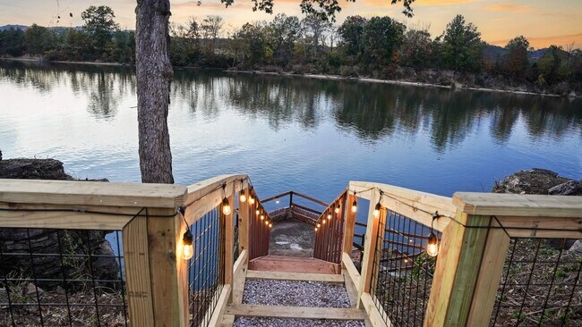 Building Photo - 6620 Upton Ln