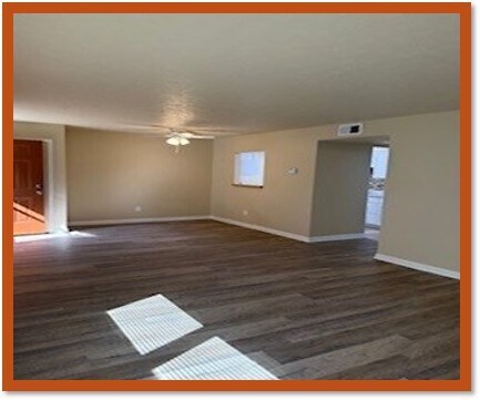 Building Photo - 1002 E Main St