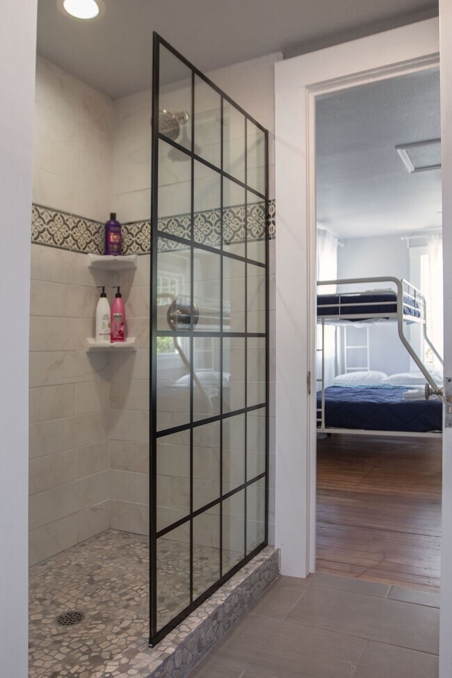 Building Photo - 1911 34th St