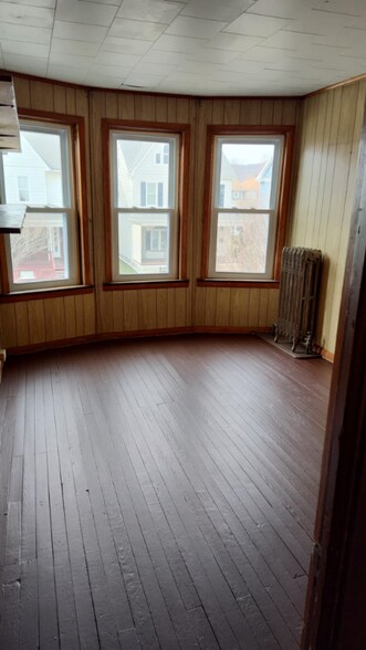 Building Photo - 3037 Broad Ave
