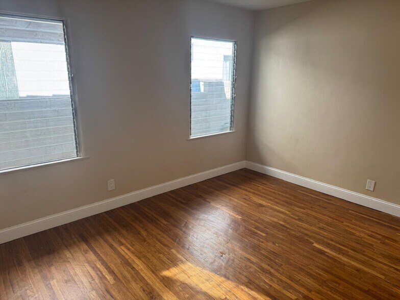 bedroom 4 - 10821 Otsego St
