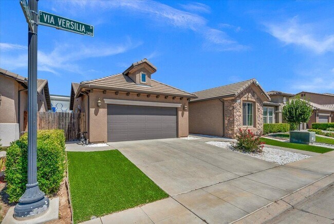 Building Photo - 2481 S Via Versilia Dr
