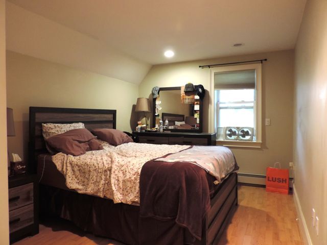 Building Photo - 543 E 6th St