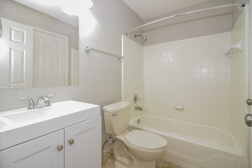 Building Photo - 1700 Torrington Ct