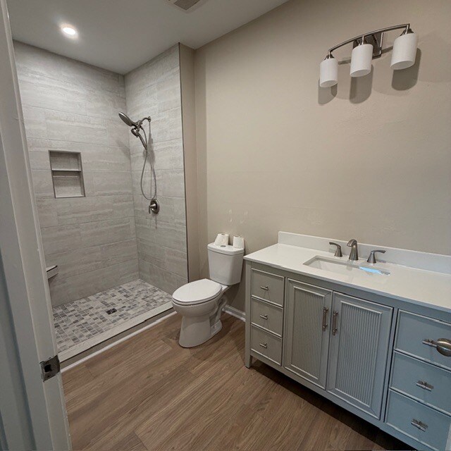 Building Photo - Daniels Landing Condos