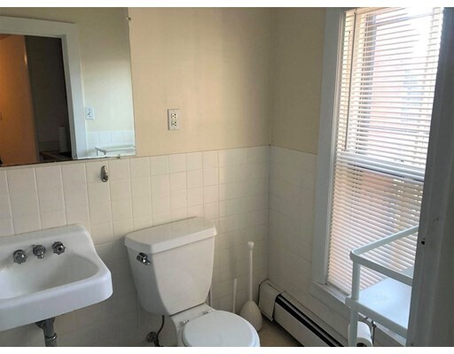 Building Photo - 32 W Cedar St