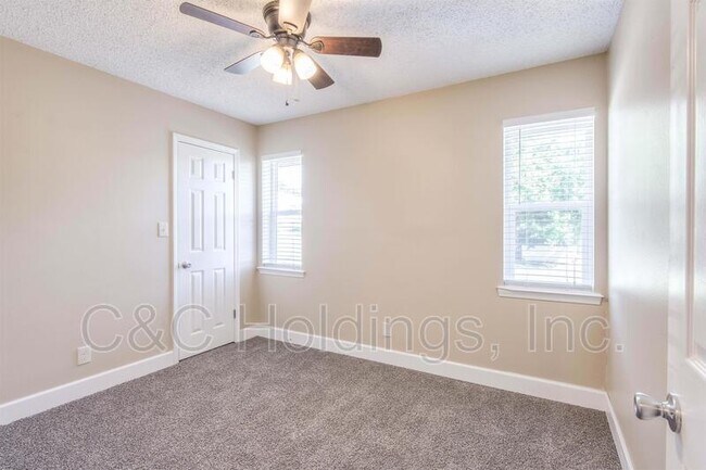 Building Photo - 644 Earthside Dr