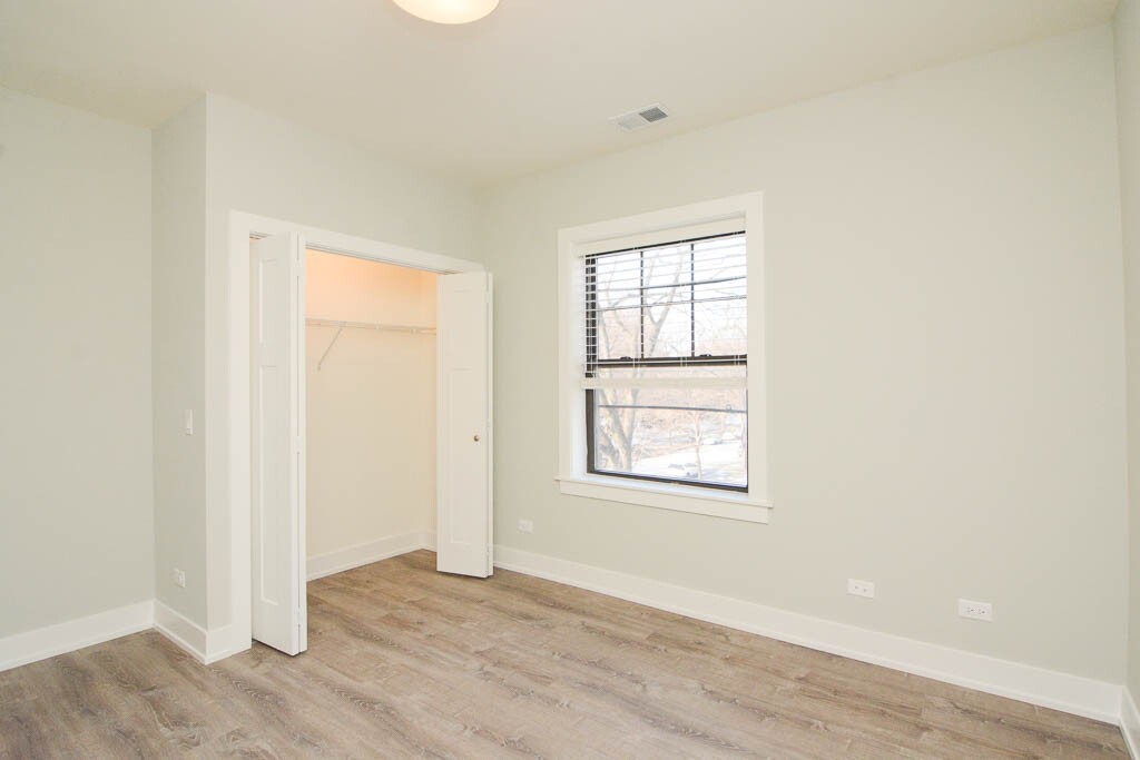 Building Photo - 1152 Maple Ave