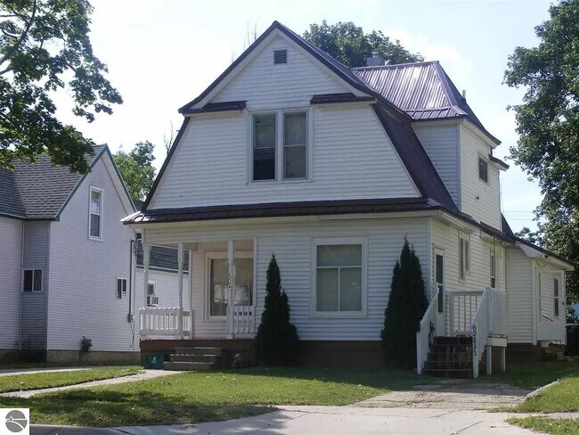 Primary Photo - 628 E Garfield St