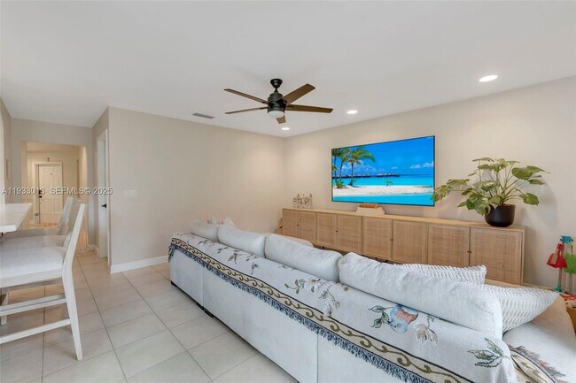 Building Photo - 1583 Eastlake Way