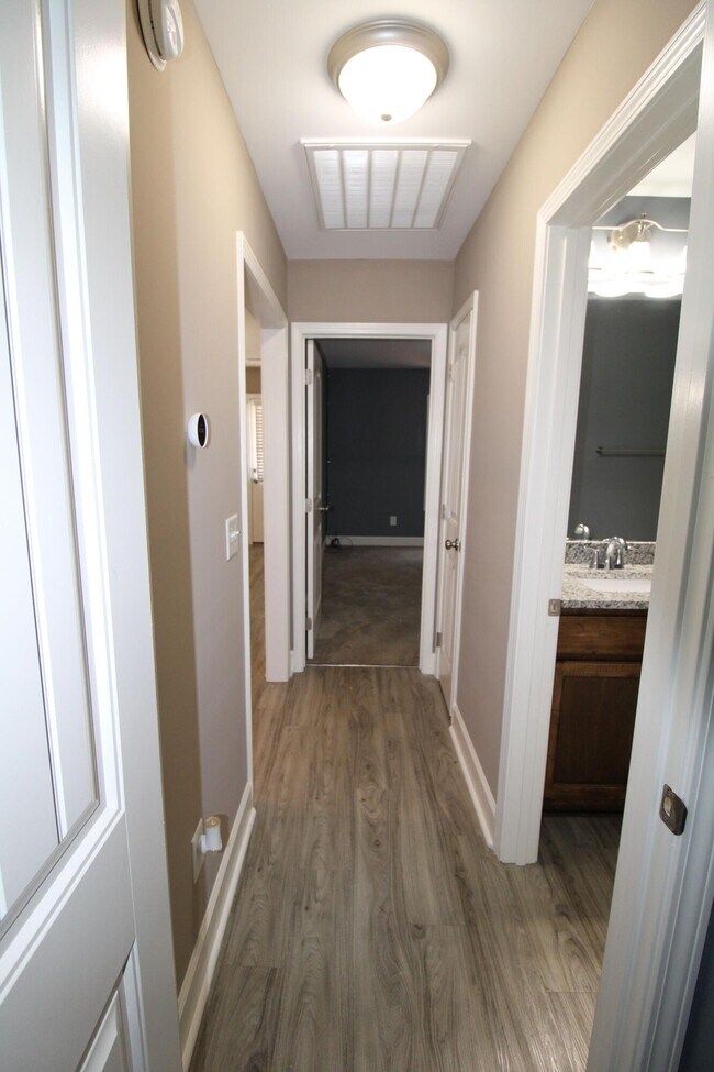 Building Photo - 2280 Equinox Ave