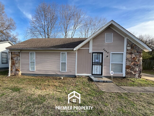 Building Photo - 3 Bedroom Home for Rent in Memphis | Formal Dining Room & Fenced Yard