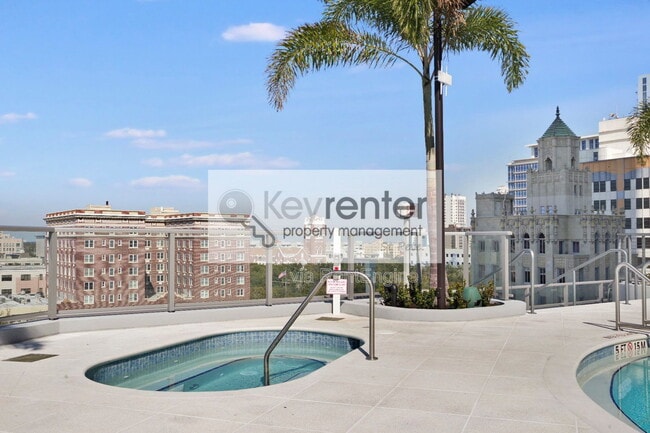 Building Photo - 400 Central Ave