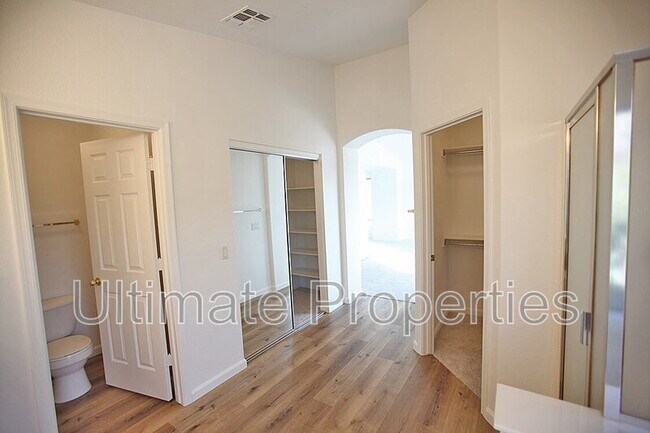 Building Photo - 20920 N 67th Dr