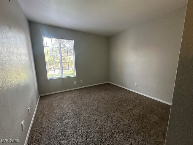 Building Photo - 2120 Sealion Dr
