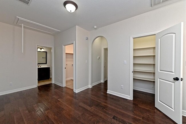 Building Photo - 12124 Terraza Cir