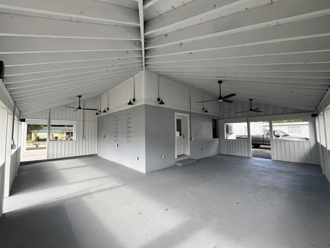 Building Photo - 119 Dixwood Ave