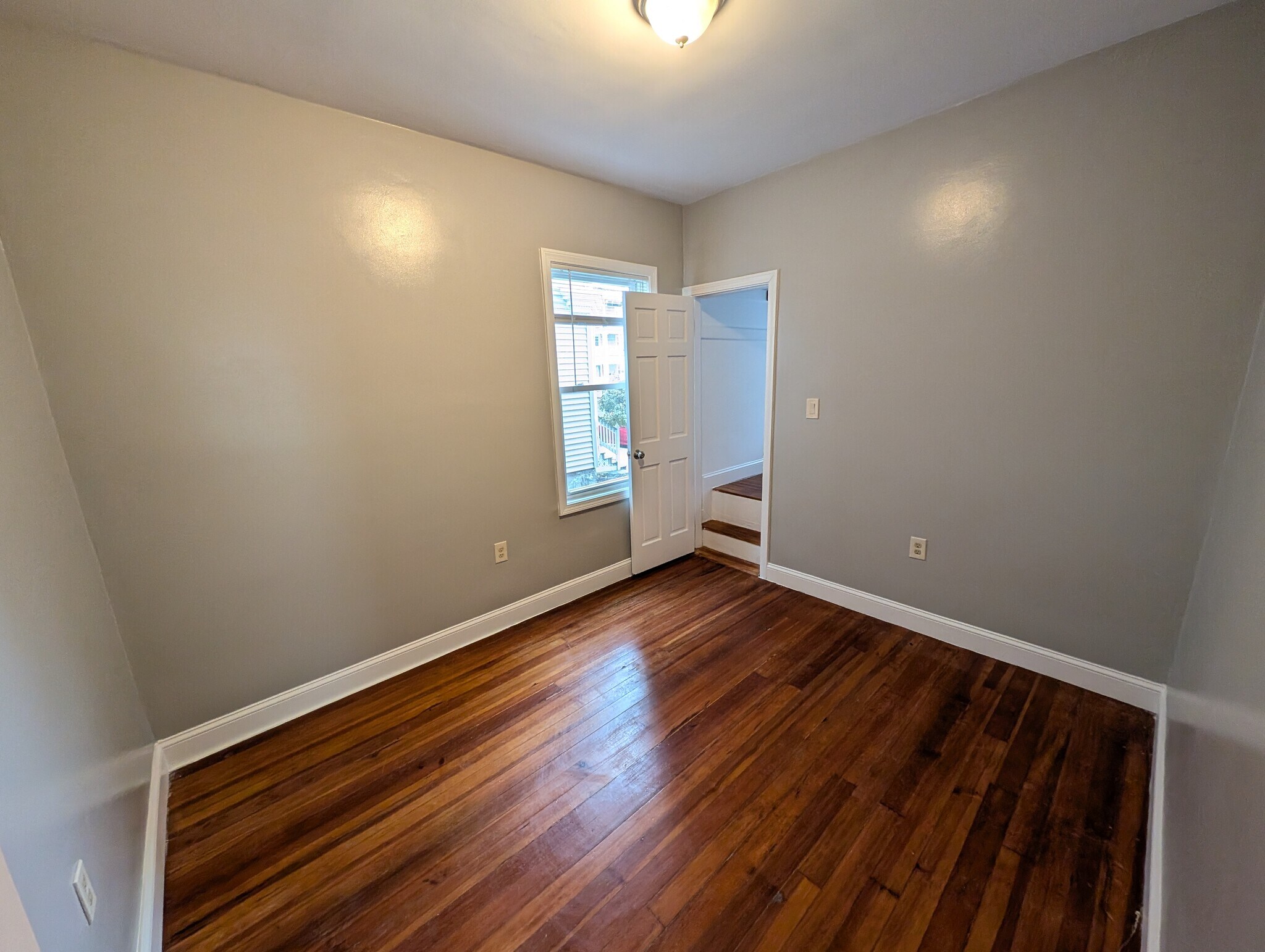 Building Photo - 71 Easton St