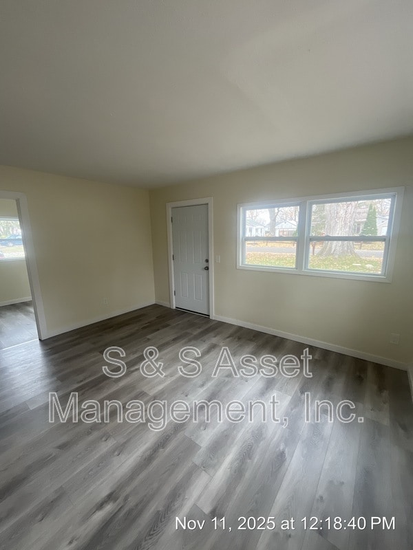 Building Photo - 915 Loa St