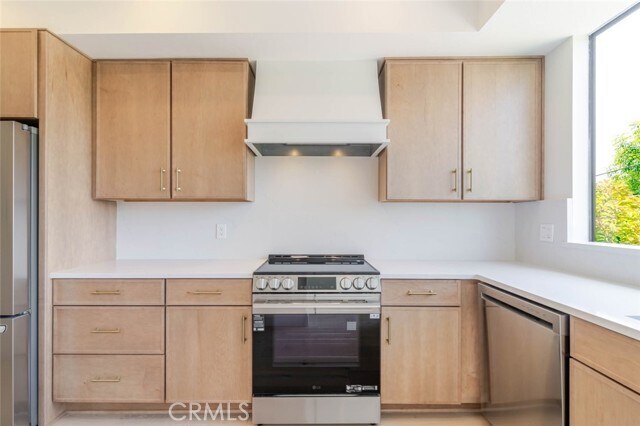 Building Photo - 1305 N Columbus Ave