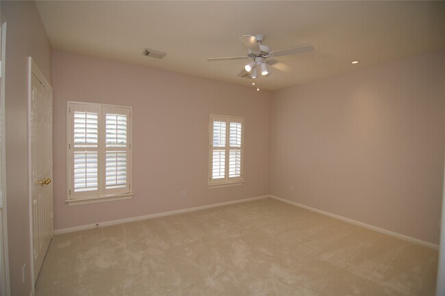Building Photo - 3015 Bonnebridge Way Blvd