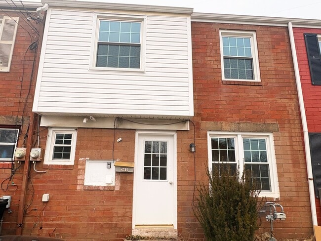 Building Photo - 360 Hemlock Dr