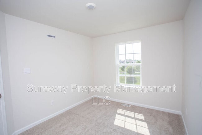 Building Photo - 234 Macoun Way