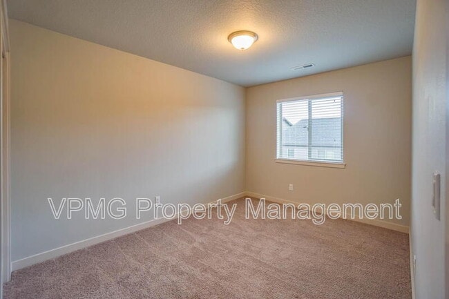 Building Photo - 137 N 44th Pl