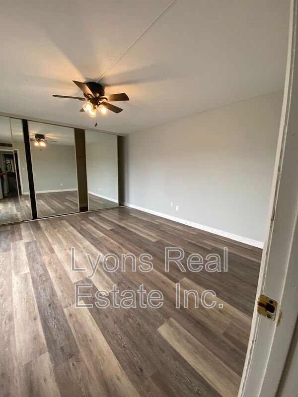 Building Photo - 1667 Park Meadows Dr