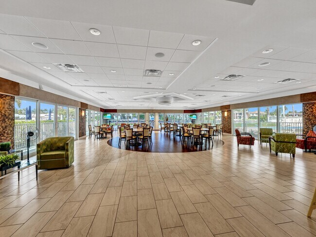 Building Photo - 3300 S Ocean Blvd