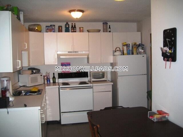 Building Photo - 226 Parker Hill Ave