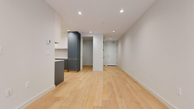 Building Photo - 606 Capp St