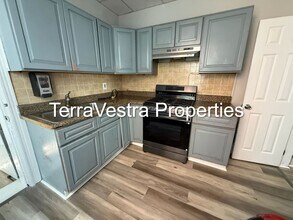 Building Photo - 3 Bed Single Family Home in Gloucester City!