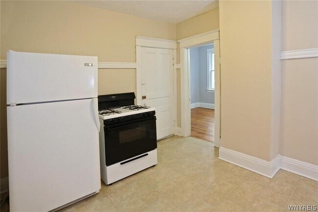 Building Photo - 475 Prospect Ave