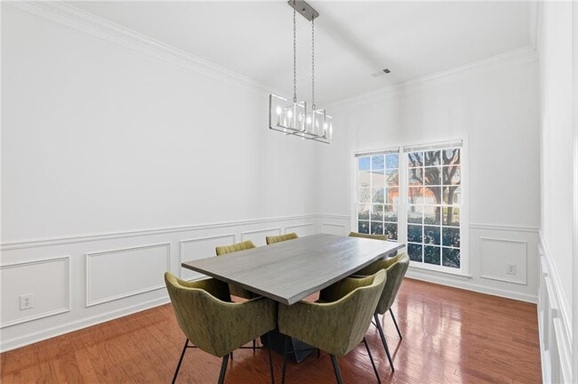 Building Photo - 2050 Willshire Glen