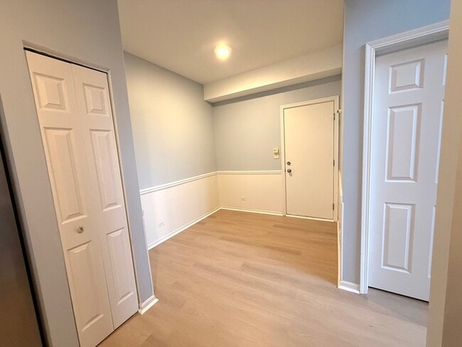 Building Photo - 2279 Reflections Dr