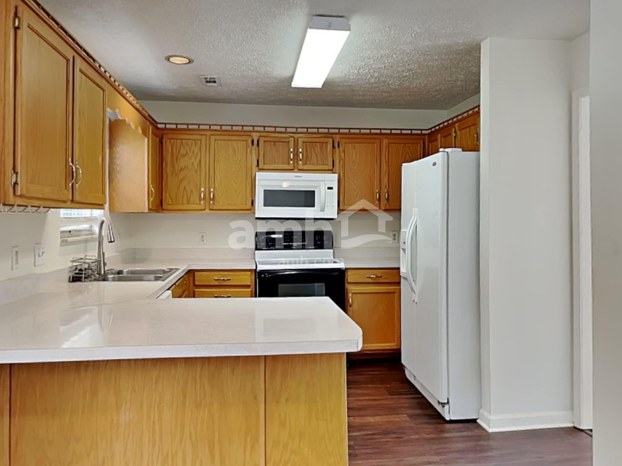 Building Photo - 120 Rose Garden Ln