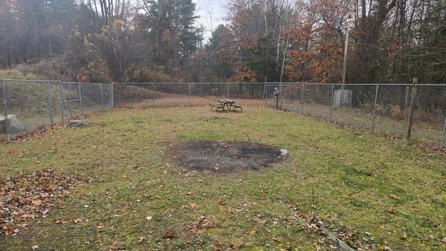 Building Photo - 1062 Aquetuck Rd