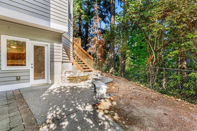 Building Photo - Luxury 4 bed 4 bath home in Lakemont, Bellevue