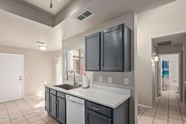 Building Photo - 6734 S Brittany Ln