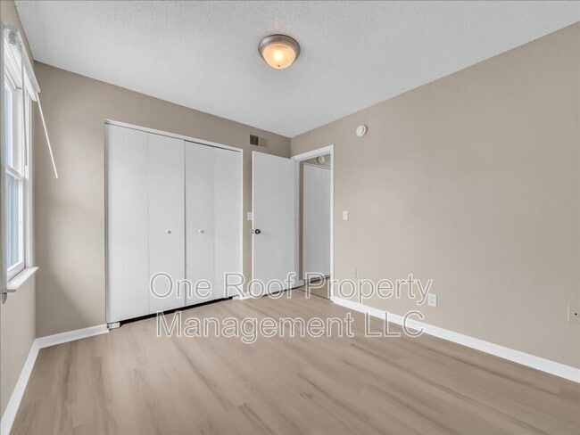 Building Photo - 1911 Chateau Dr