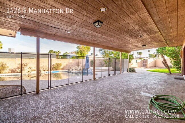 Building Photo - 1426 E Manhatton Dr