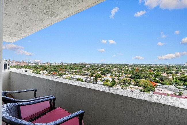 Building Photo - 3000 Coral Wy