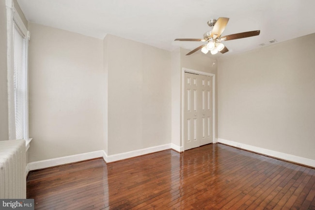 Building Photo - 633 8th St NE