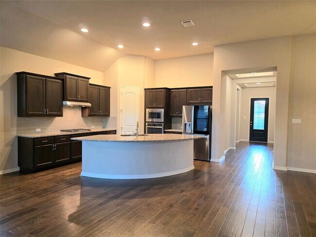 Building Photo - 129 Belford St