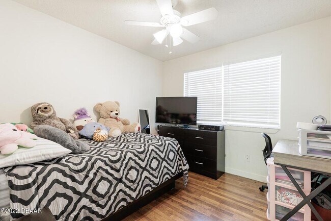 Building Photo - 1509 3rd St