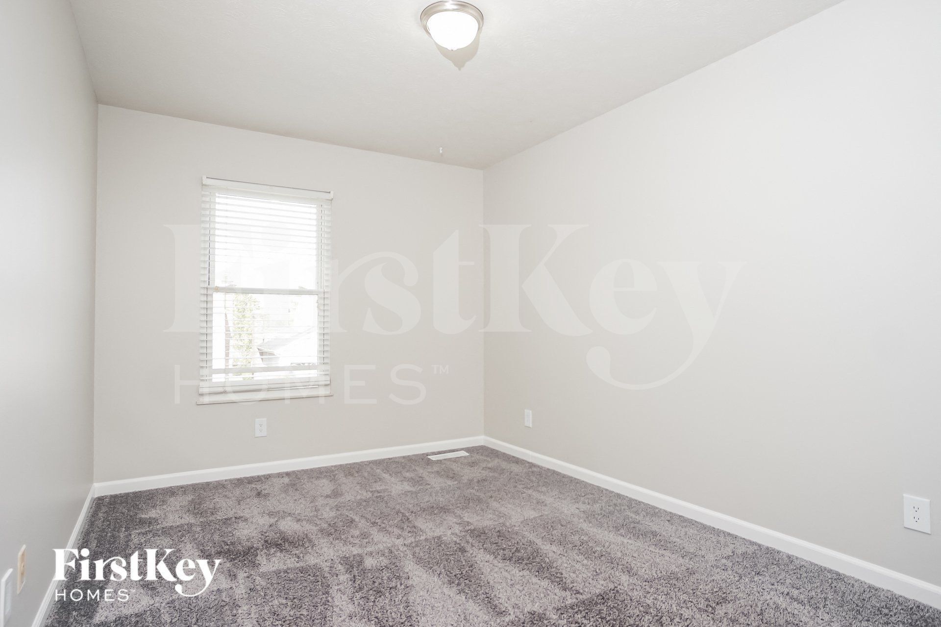 Building Photo - 935 Saffron Ln