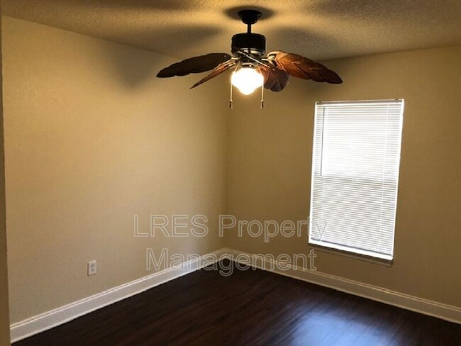 Building Photo - 3651 N Goldenrod Rd